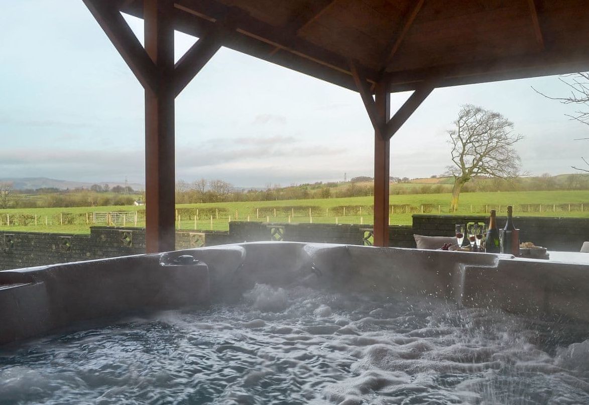 Ayrshire Cottages With Hot Tubs